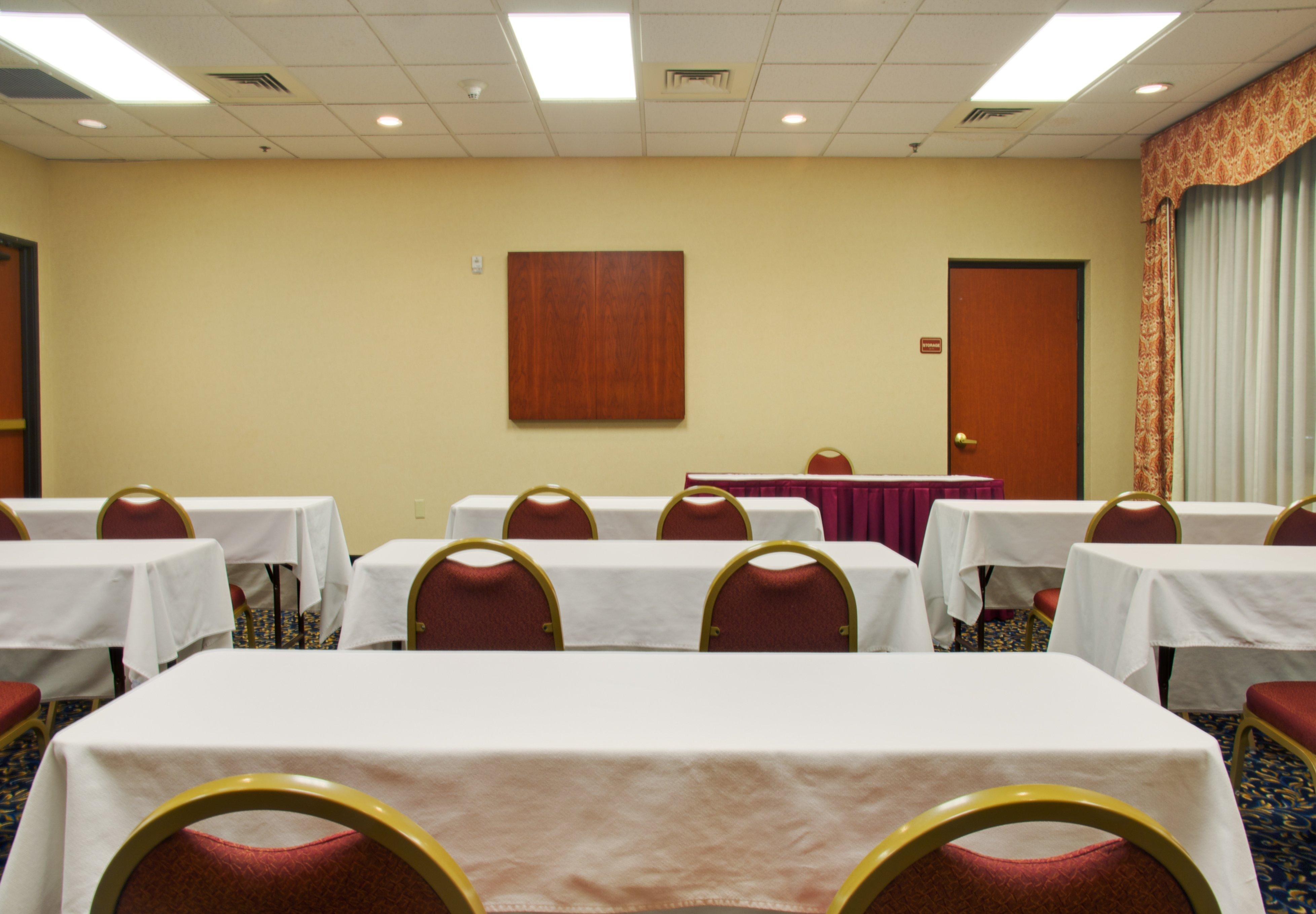 Holiday Inn Express & Suites Houston - Memorial Park Area By Ihg Exterior photo
