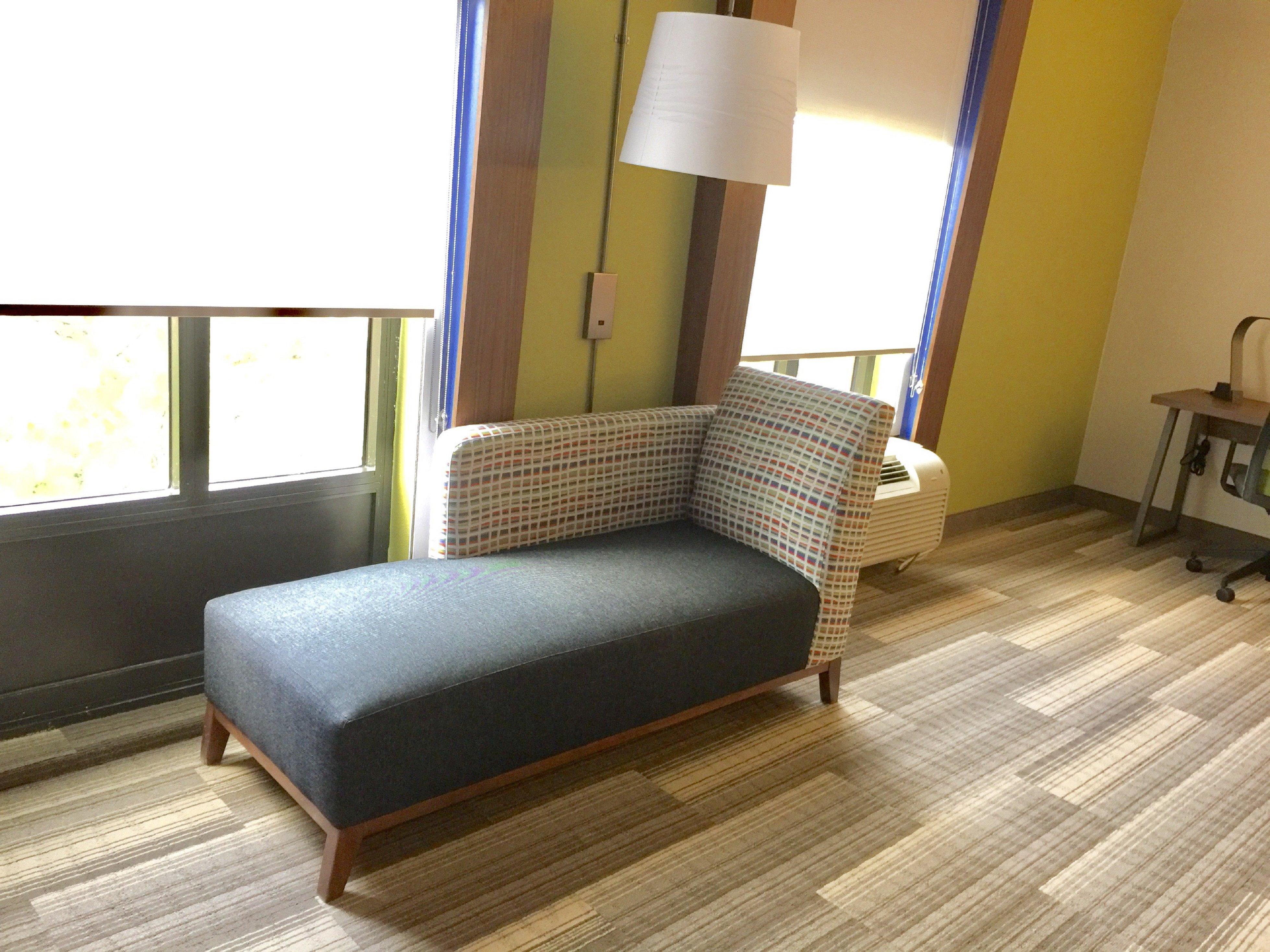 Holiday Inn Express & Suites Houston - Memorial Park Area By Ihg Exterior photo