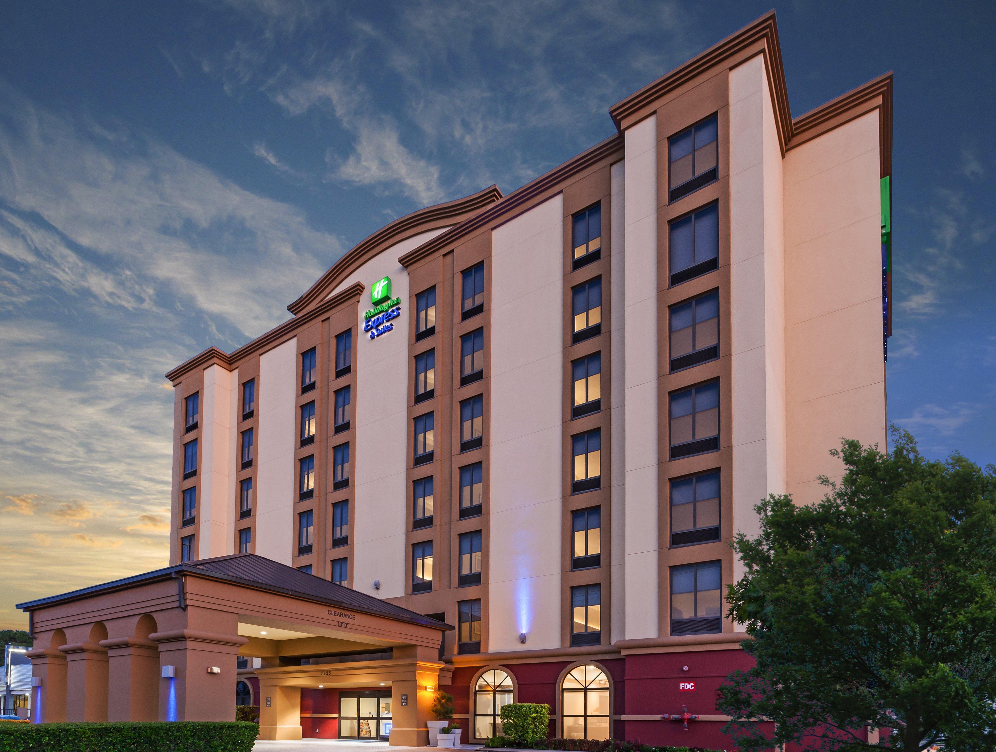 Holiday Inn Express & Suites Houston - Memorial Park Area By Ihg Exterior photo
