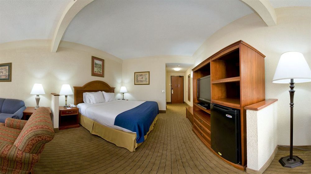 Holiday Inn Express & Suites Houston - Memorial Park Area By Ihg Exterior photo