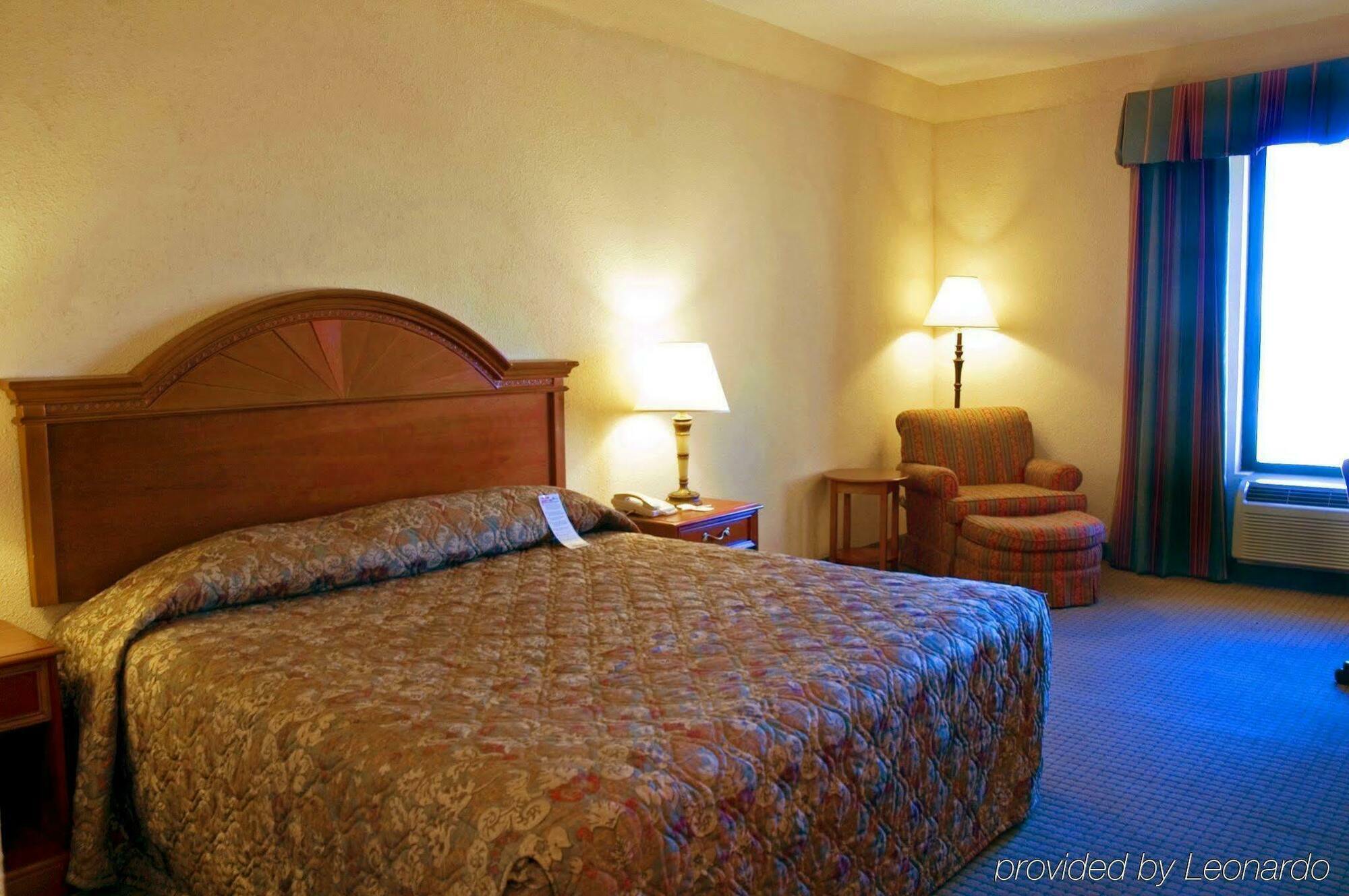 Holiday Inn Express & Suites Houston - Memorial Park Area By Ihg Exterior photo