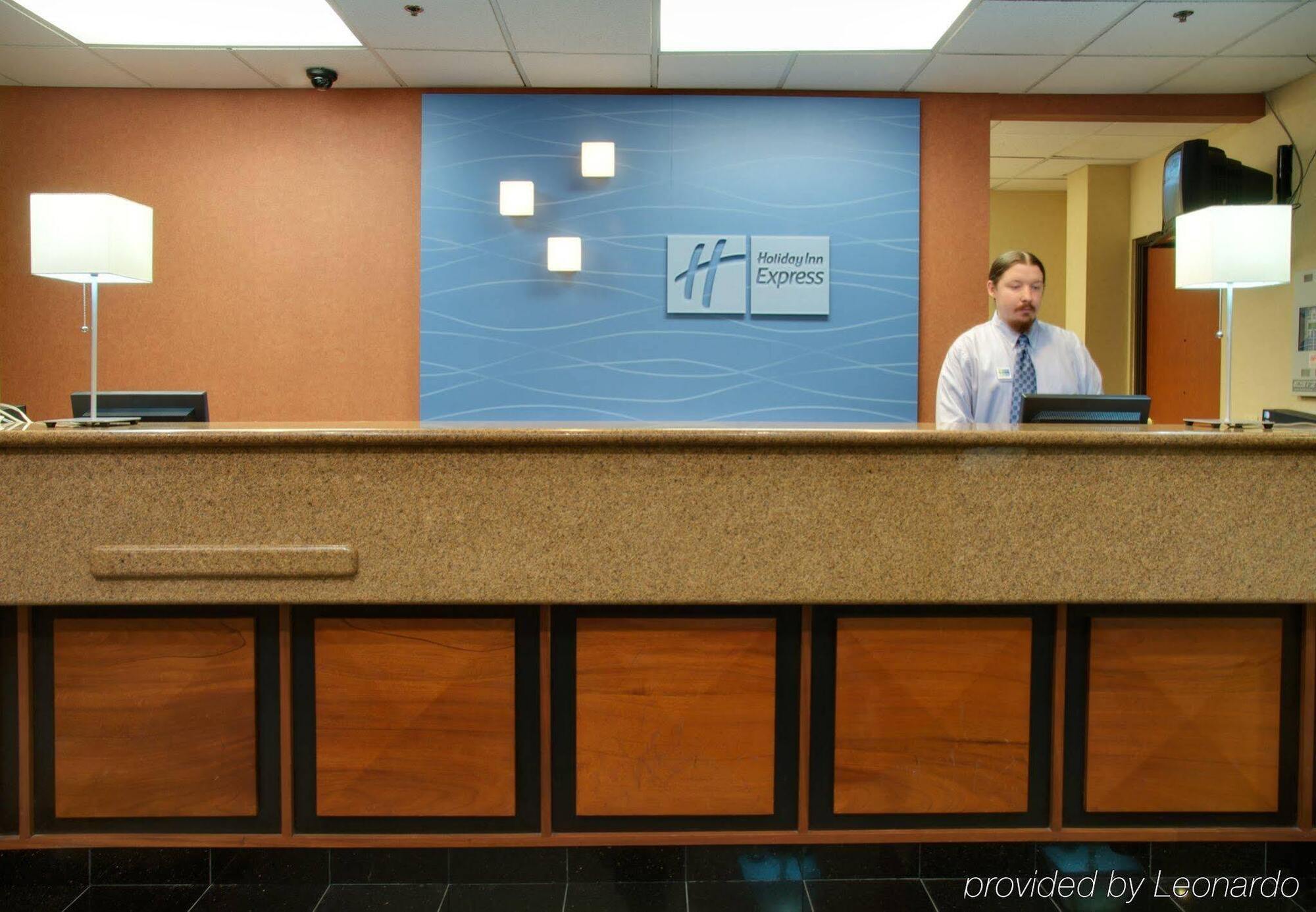 Holiday Inn Express & Suites Houston - Memorial Park Area By Ihg Exterior photo