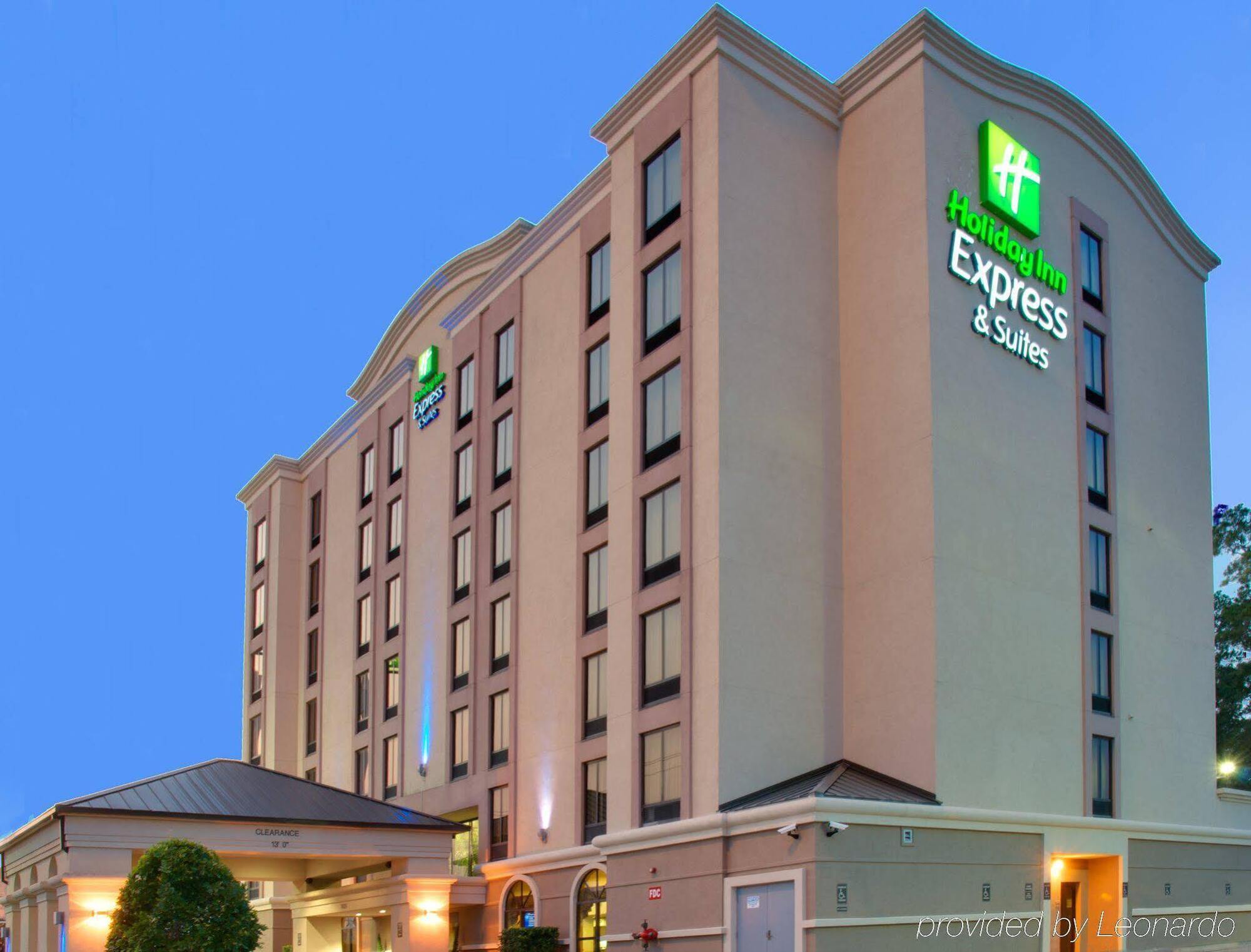 Holiday Inn Express & Suites Houston - Memorial Park Area By Ihg Exterior photo